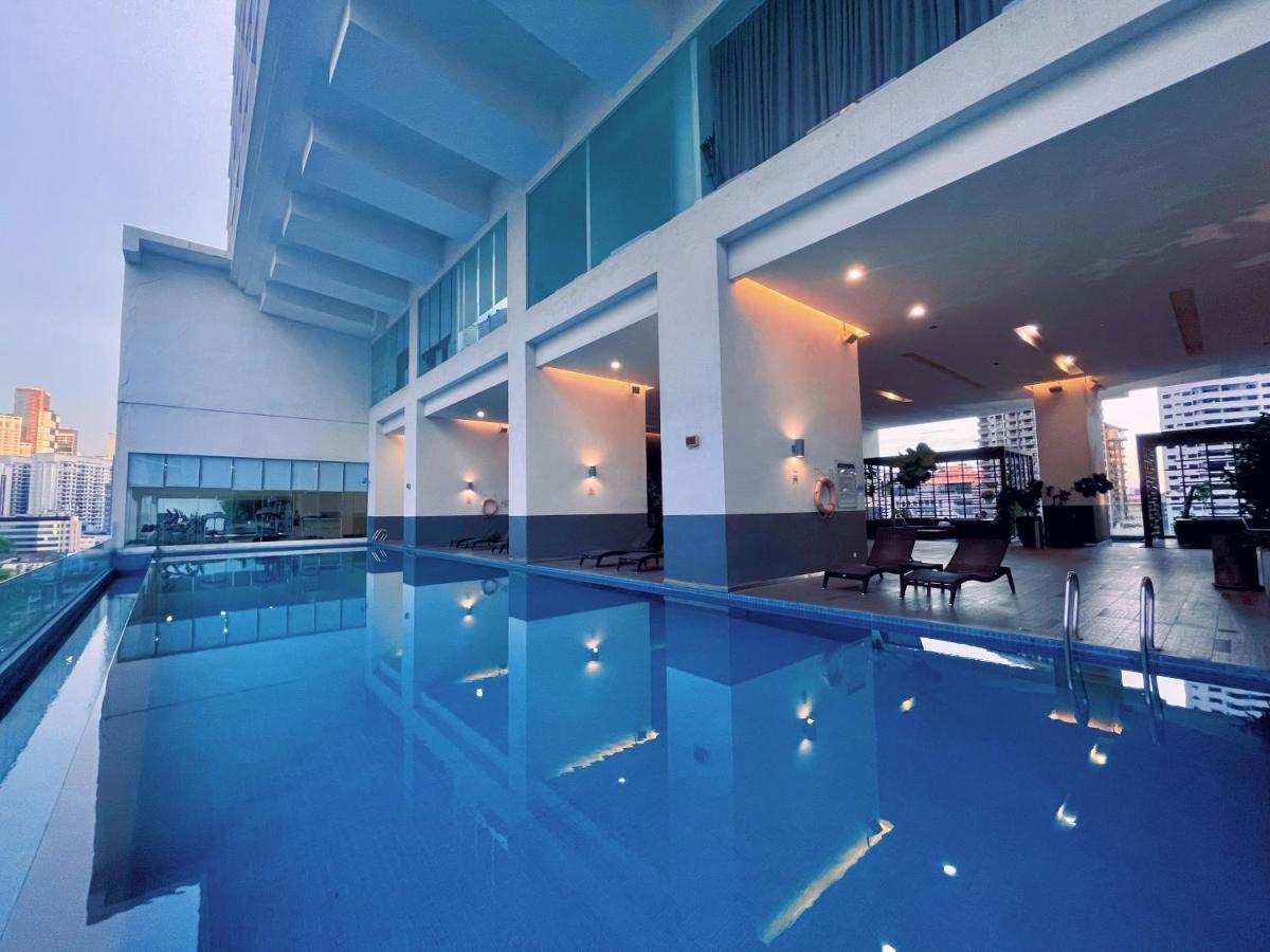 קואלה לומפור Lux Suites Kl City Pavilion Bukit Bintang With Infinity Pool מראה חיצוני תמונה